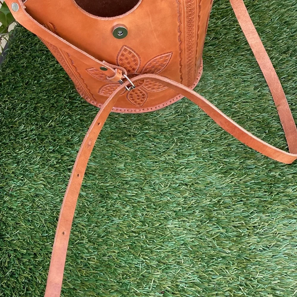 Handmade Tooled Flower Leather Bucket Bag - Picture 12 of 16